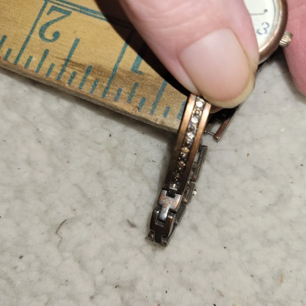 Vintage Swiss Quartz Women's‎ Bracelet Watch Gold Tone Rhinestone Accents